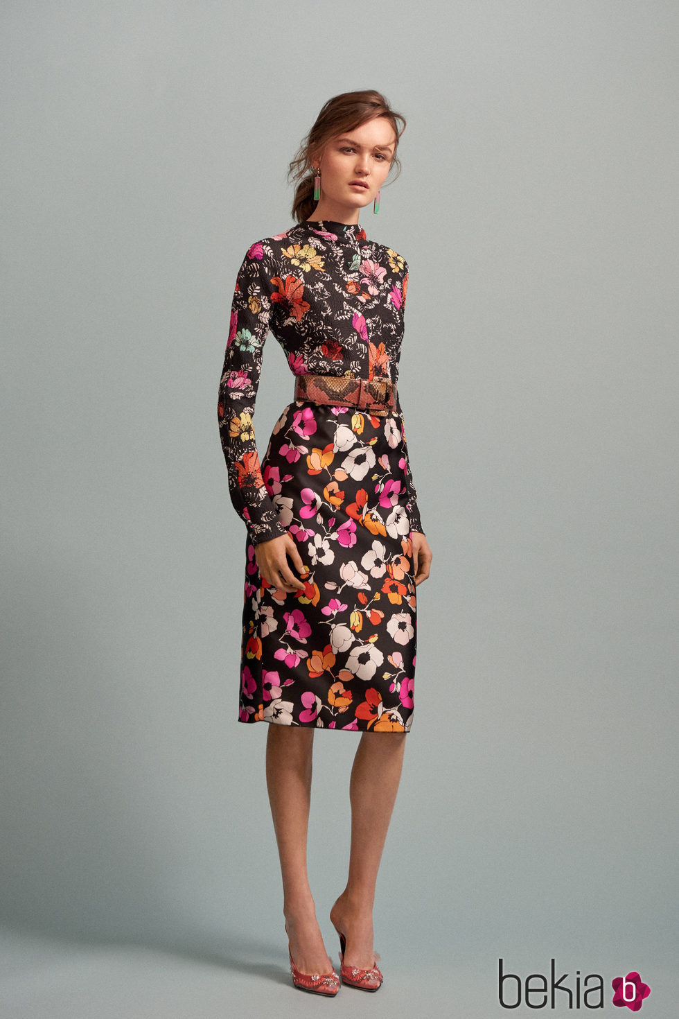 Vestido recto ajustado con print floral para la colección Pre-Fall 2016 de Oscar de la Renta