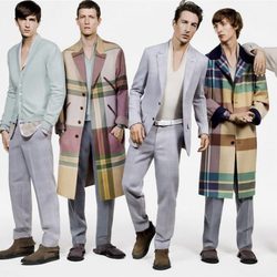 Trajes ocres con abrigos de estampado Madras de Ermenegildo Zegna