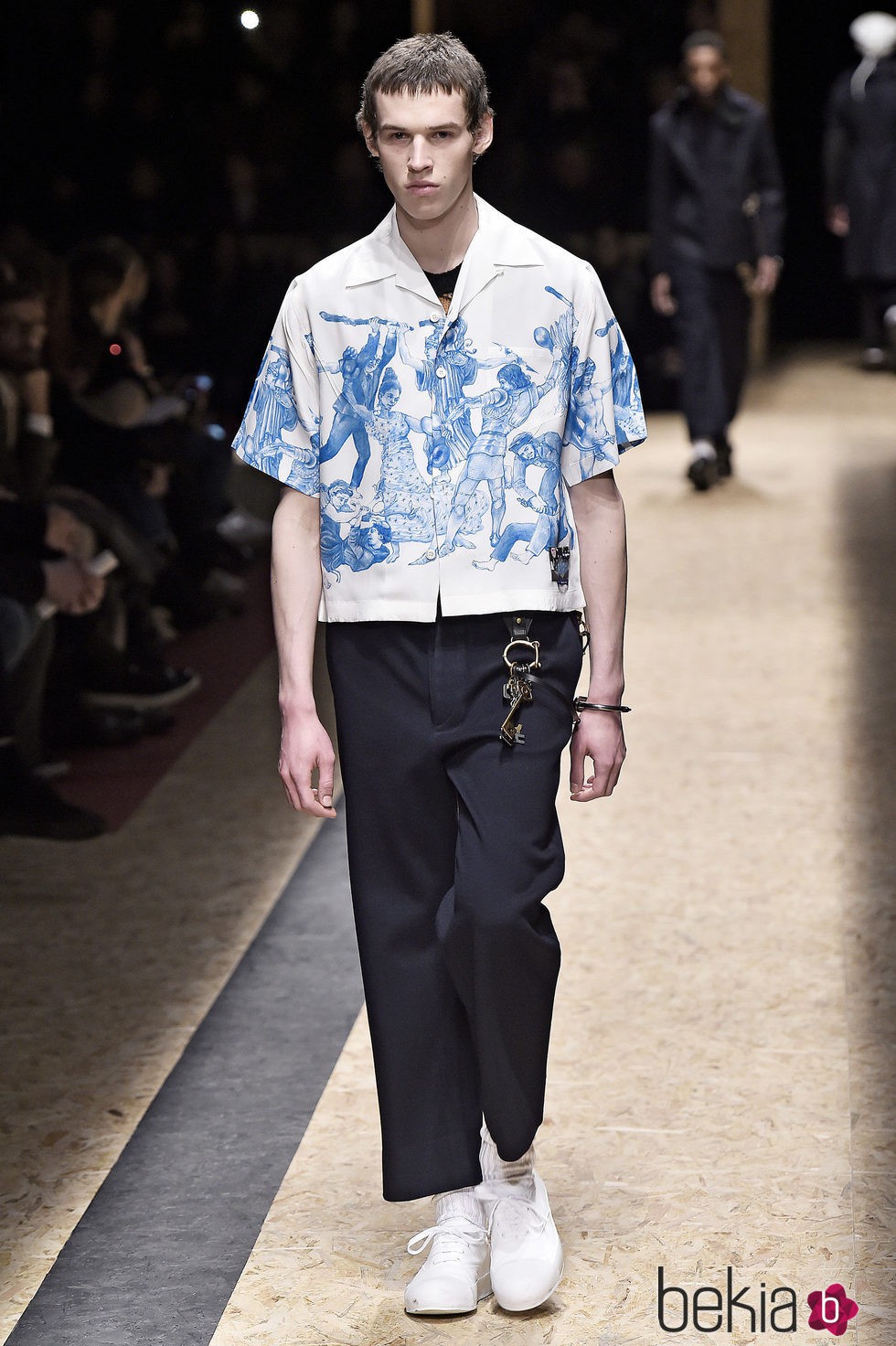 Camisa de estilo kimono con boceto azul para Prada