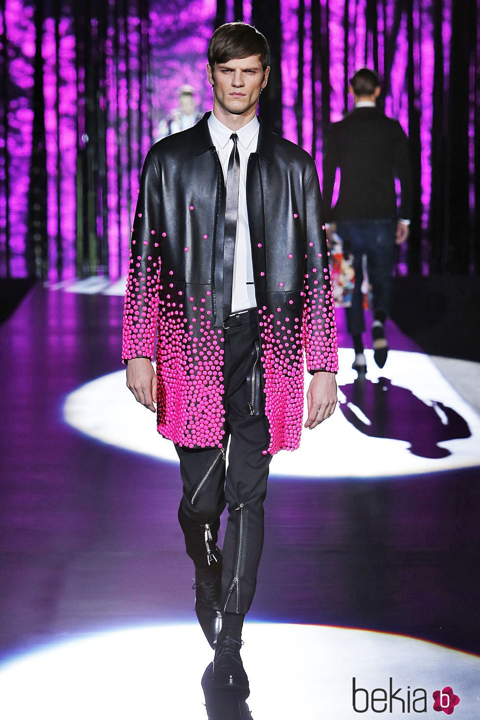 Abrigo tres cuartos de cuero negro con efecto fosforescente rosa para Dsquared2