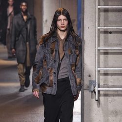 Desfile de Lanvin en la semana de la moda de París presentando la temporada otoño/invierno 2016/2017