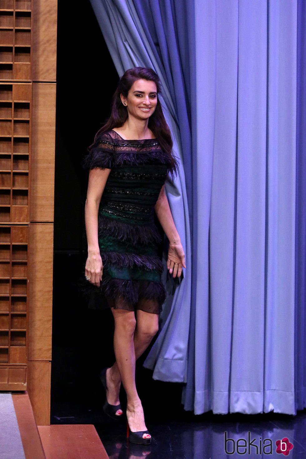 Penélope Cruz con vestido de Carolina Herrera en el programa de Jimmy Fallon para la premier de 'Zoolander 2'