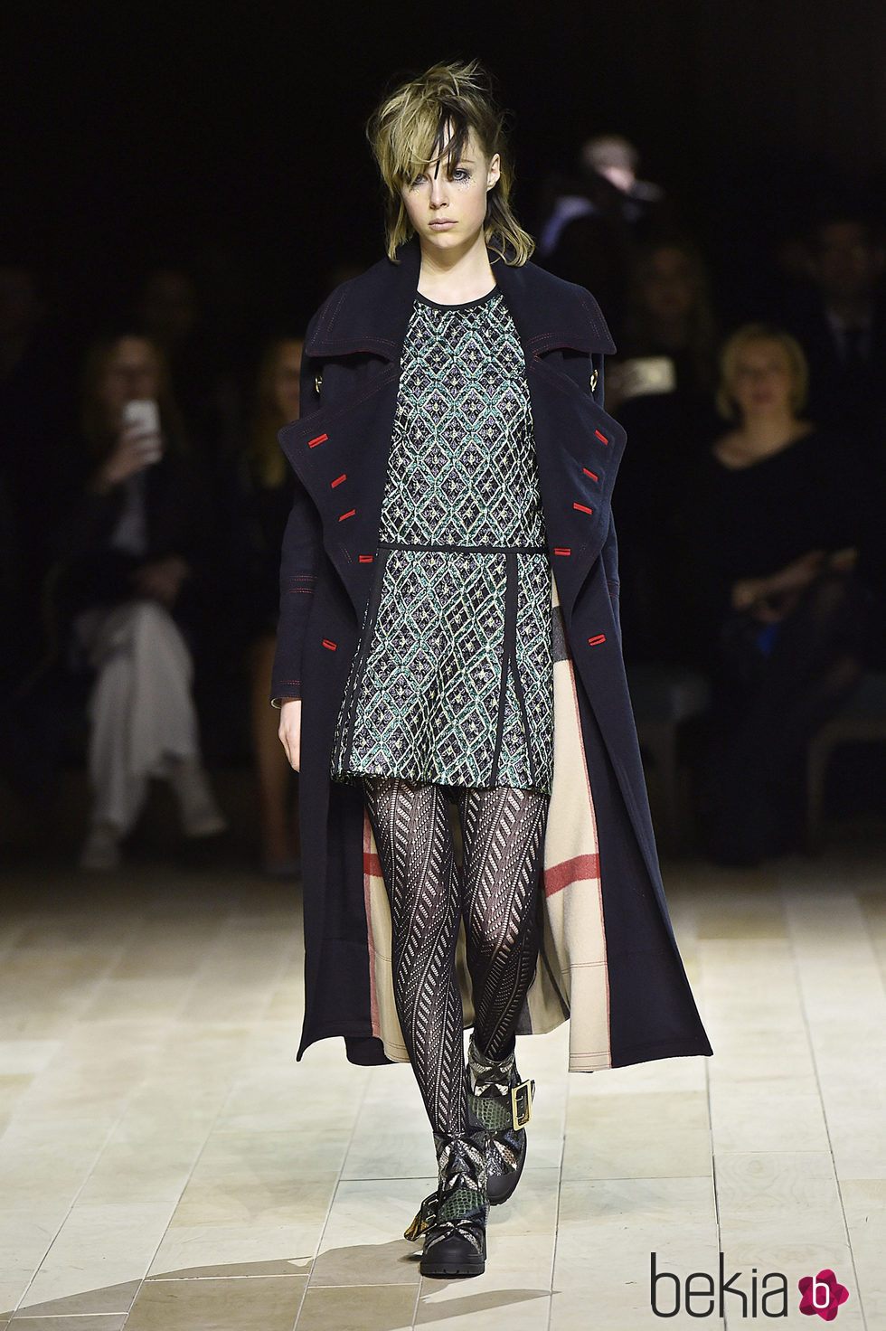 Estilo grunge de Burberry en la FW de Londres para otoño/invierno 2016/2017