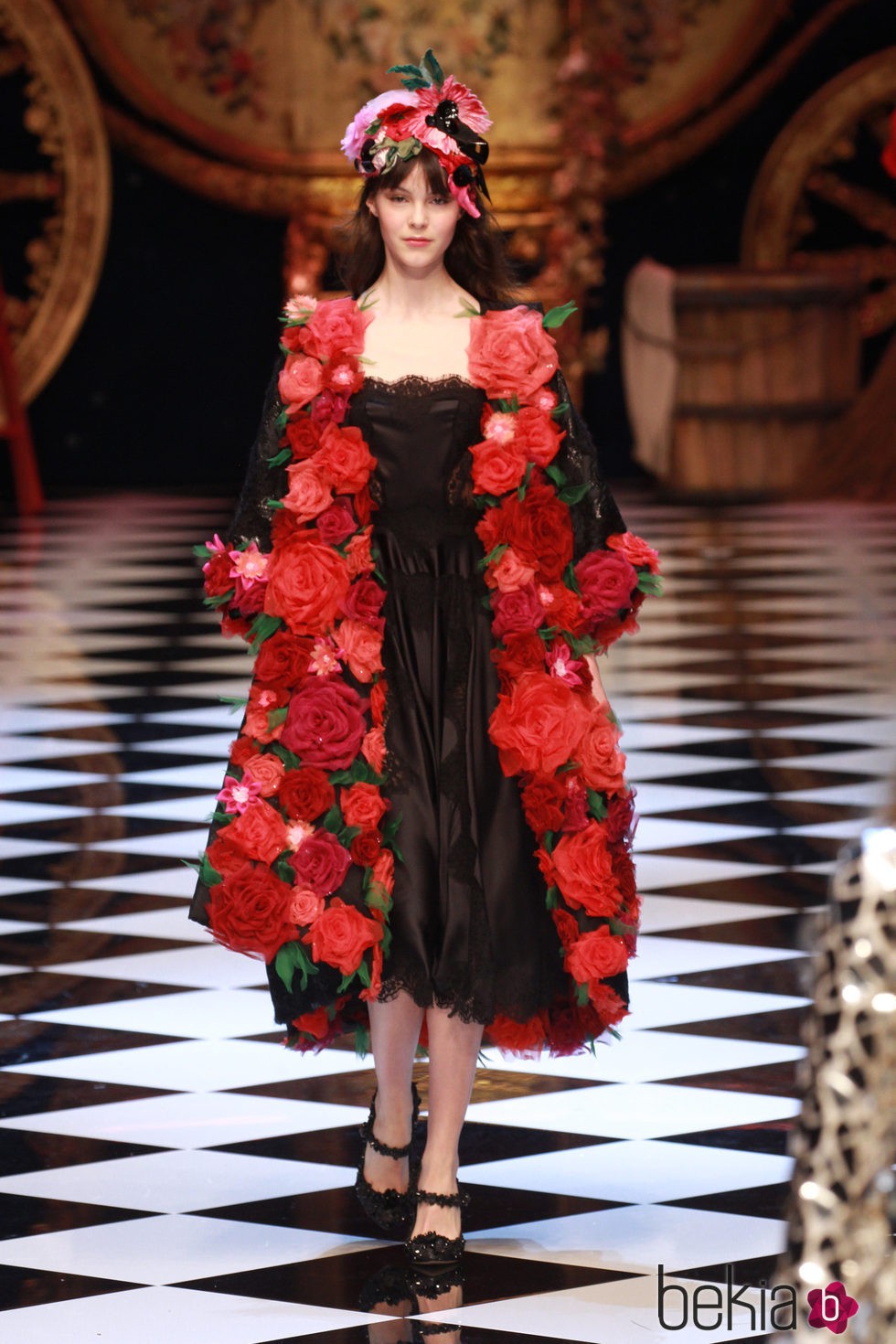 Vestido camisero con rosas de Dolce&Gabbana en la FW de Milán para otoño/invierno 2016/2017