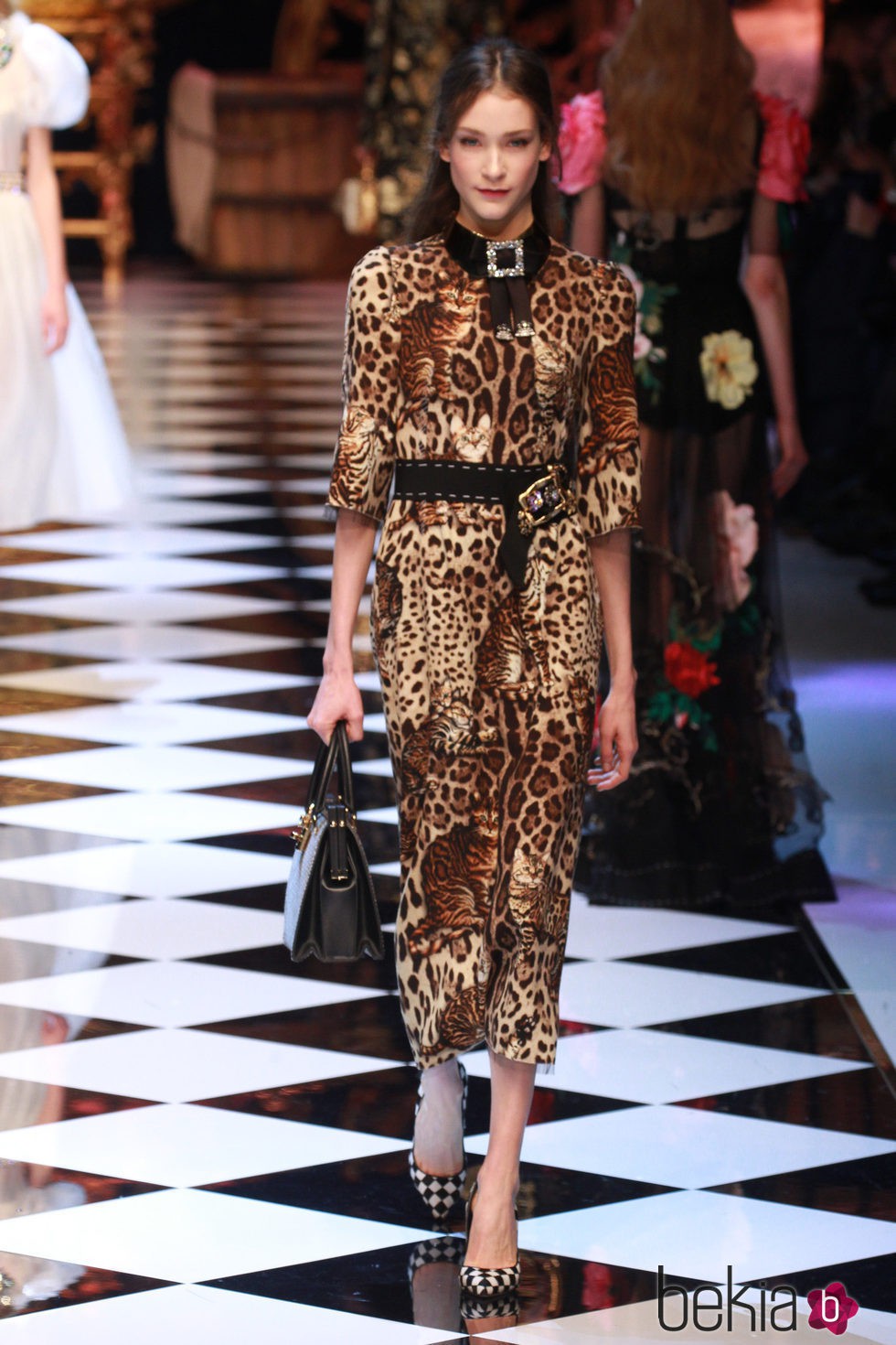 Vestido con print animal de Dolce&Gabbana en la FW de Milán para otoño/invierno 2016/2017