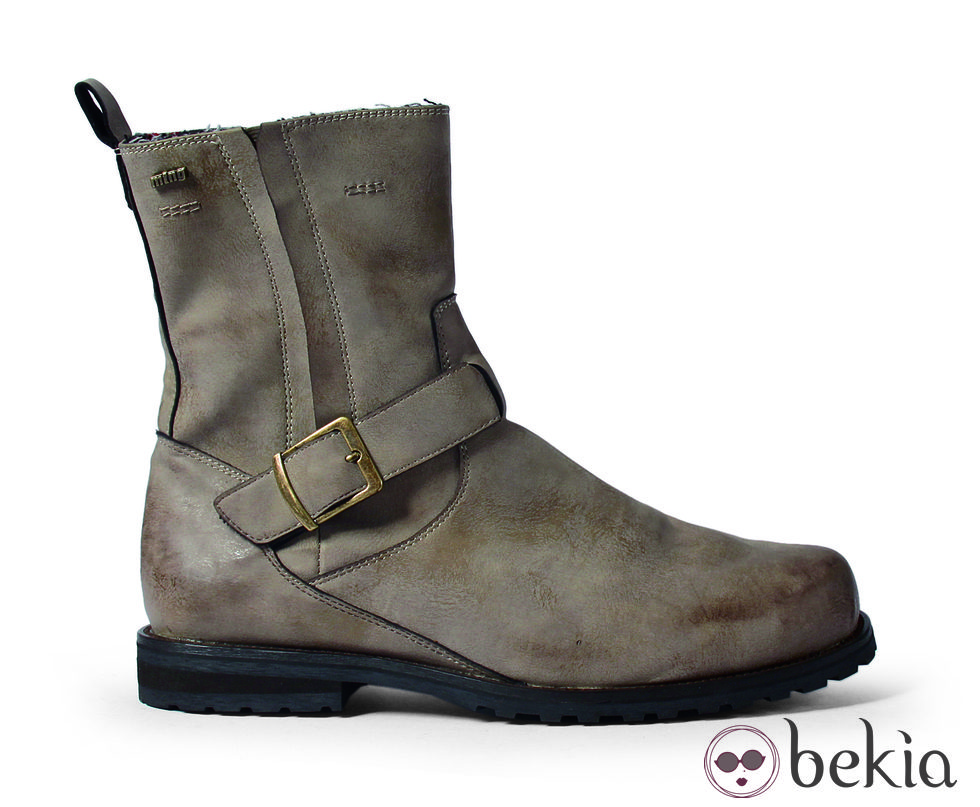 Bota de piel con hebilla de la colección masculina otoño/invierno 2011/2012 de Mustang