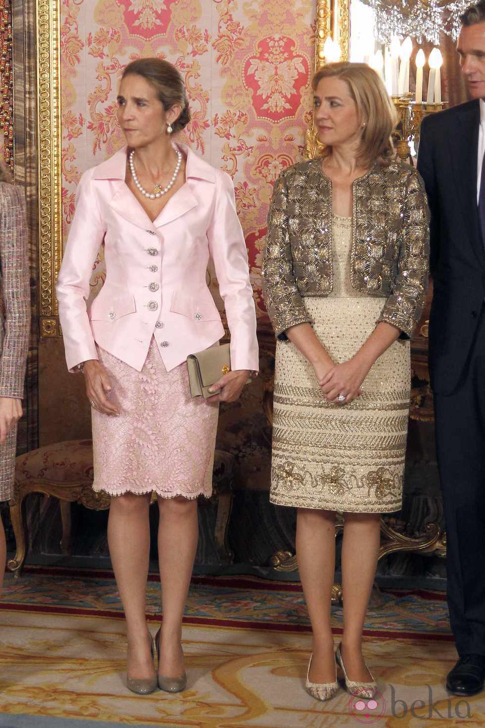 Looks Día de la Hispanidad: Las Infantas Cristina y Elena en el Palacio Real