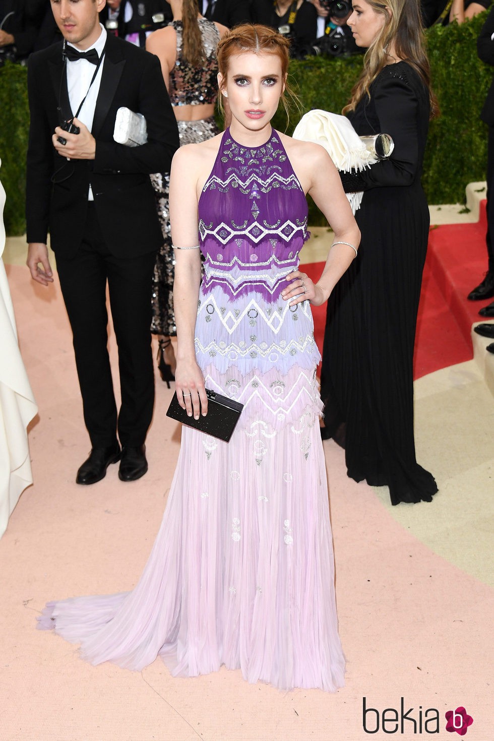 Emma Roberts en la alfombra roja de la Gala Met 2016