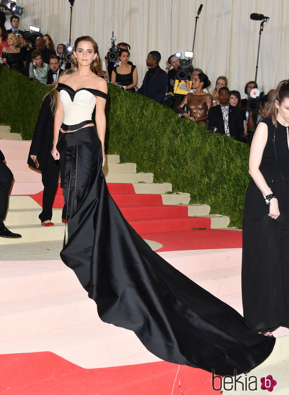 Emma Watson en la alfombra roja de la Gala Met 2016