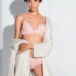 Conjunto bra y panties color rosa cuarzo en satín de la colección otoño/inverno 2016/2017 de Etam