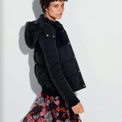 Cazadora bomber azul oscura de la colección otoño/invierno 2016/2017 de Etam