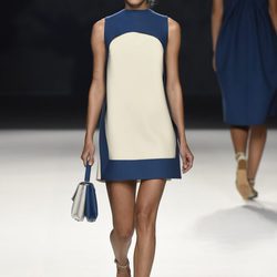 Vestido corto azul y blanco de Devota & Lomba primavera/verano 2017 en Madrid Fashion Week