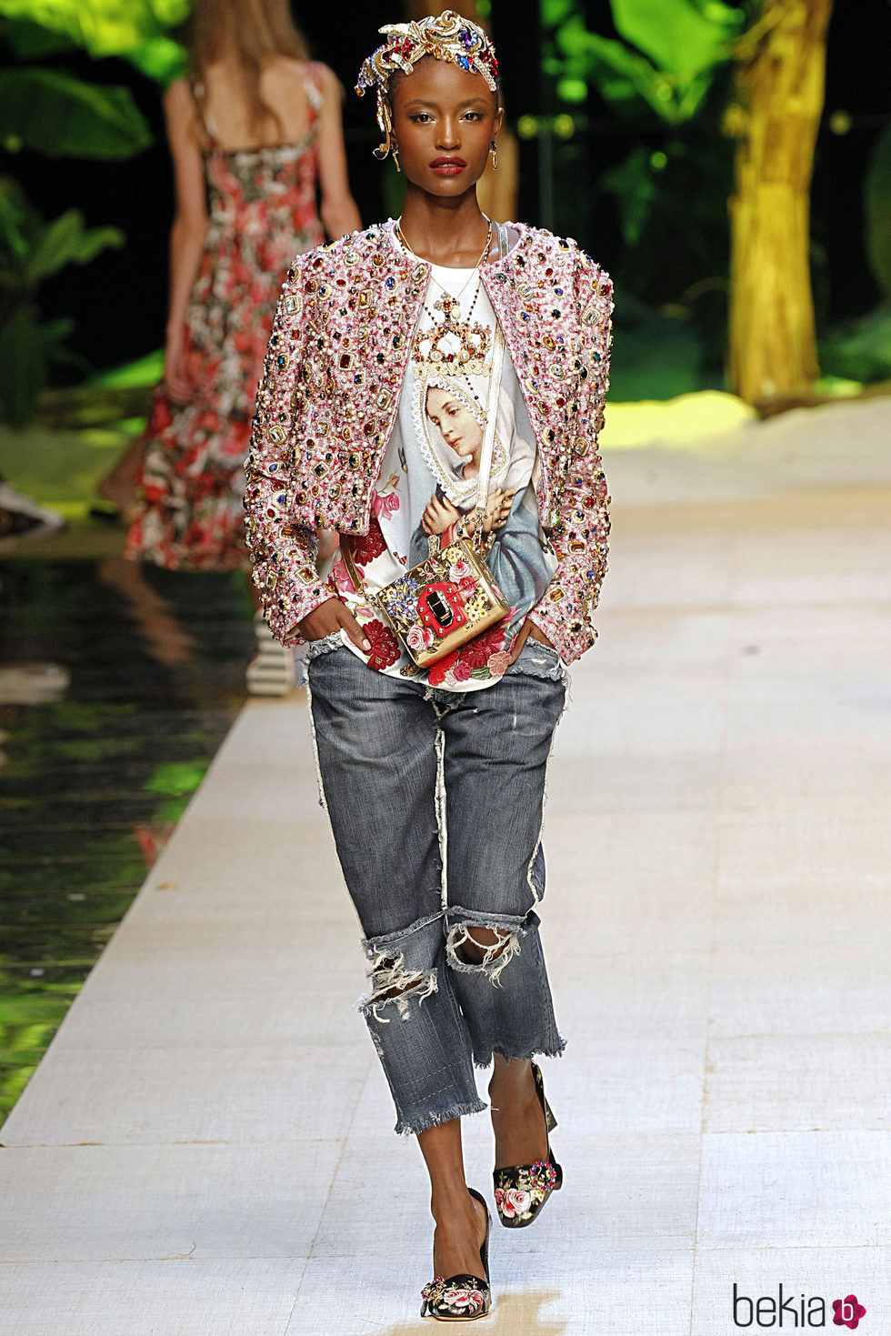 Camiseta con motivos religiosos de Dolce & Gabanna primavera/verano 2017 en la Milán Fashion Week