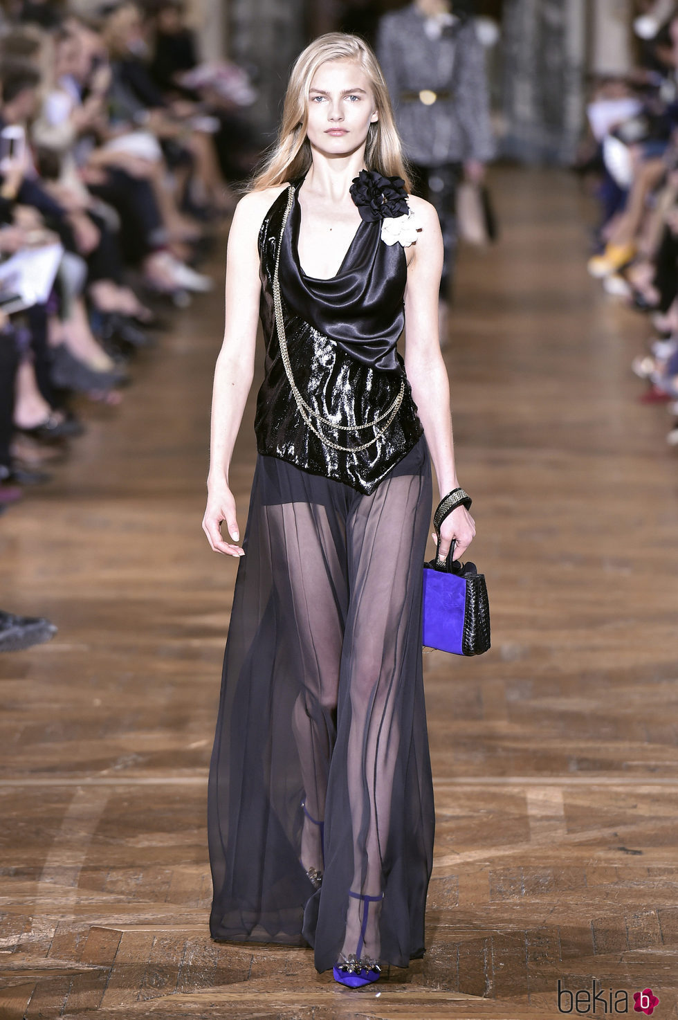 Vestido de varios tejidos de Lanvin primavera/verano 2017 en la París Fashion Week