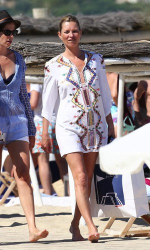 El look playero de Kate Moss