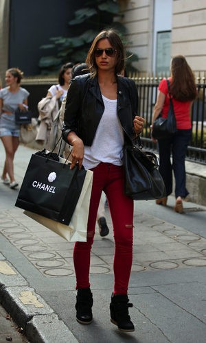 Irina de compras por París