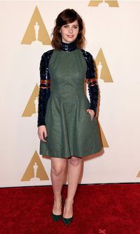 Felicity Jones se pone galáctica en el almuerzo de los Oscar 2015