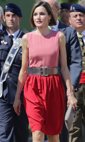 La Reina Letizia no tiene miedo a las malas combinaciones de color