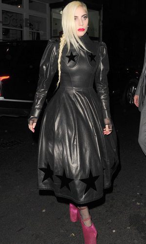 Lady Gaga con un look muy 'Gaga'