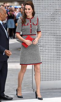 La Duquesa de Cambridge con un vestido de tweed de Gucci