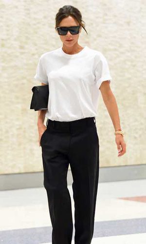 El look working girl de Victoria Beckham para viajar