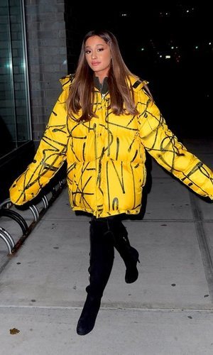 Ariana Grande y su gusto por lo oversize