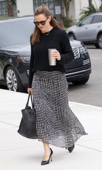 Jennifer Garner sabe cómo llevar la falda maxi