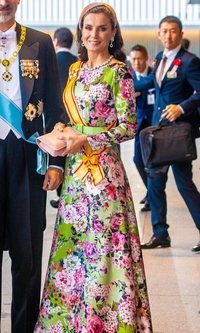 La Reina Letizia derrocha estilo con un vestido de lo más andaluz