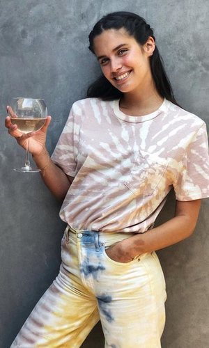 Sara Sampaio cae rendida también a la tendencia del Tie Dye