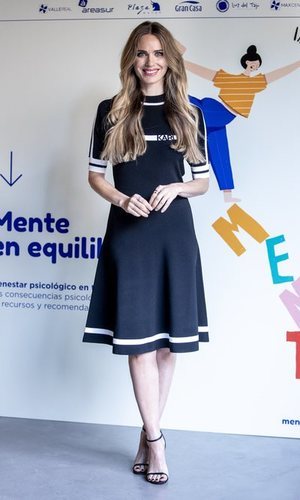 El vestido de Vanesa Romero que queda igual de bien con sandalias que con deportivas