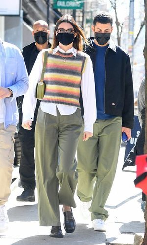 Kendall Jenner aúna todas las tendencias de la temporada en un mismo look